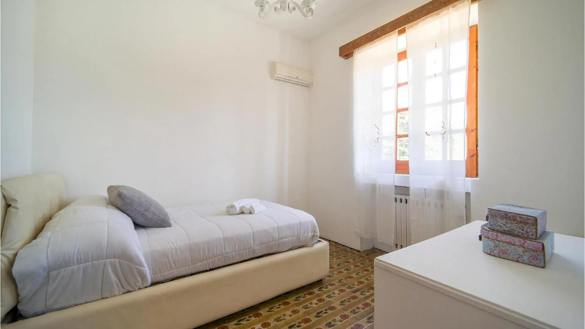 Holiday home Dimora Di Famiglia Villa Belmonte Mezzagno