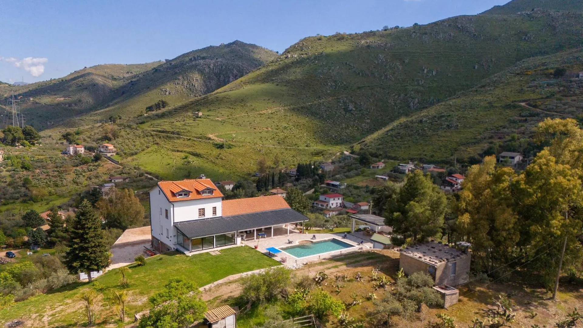 Dimora Di Famiglia Villa Belmonte Mezzagno Italy