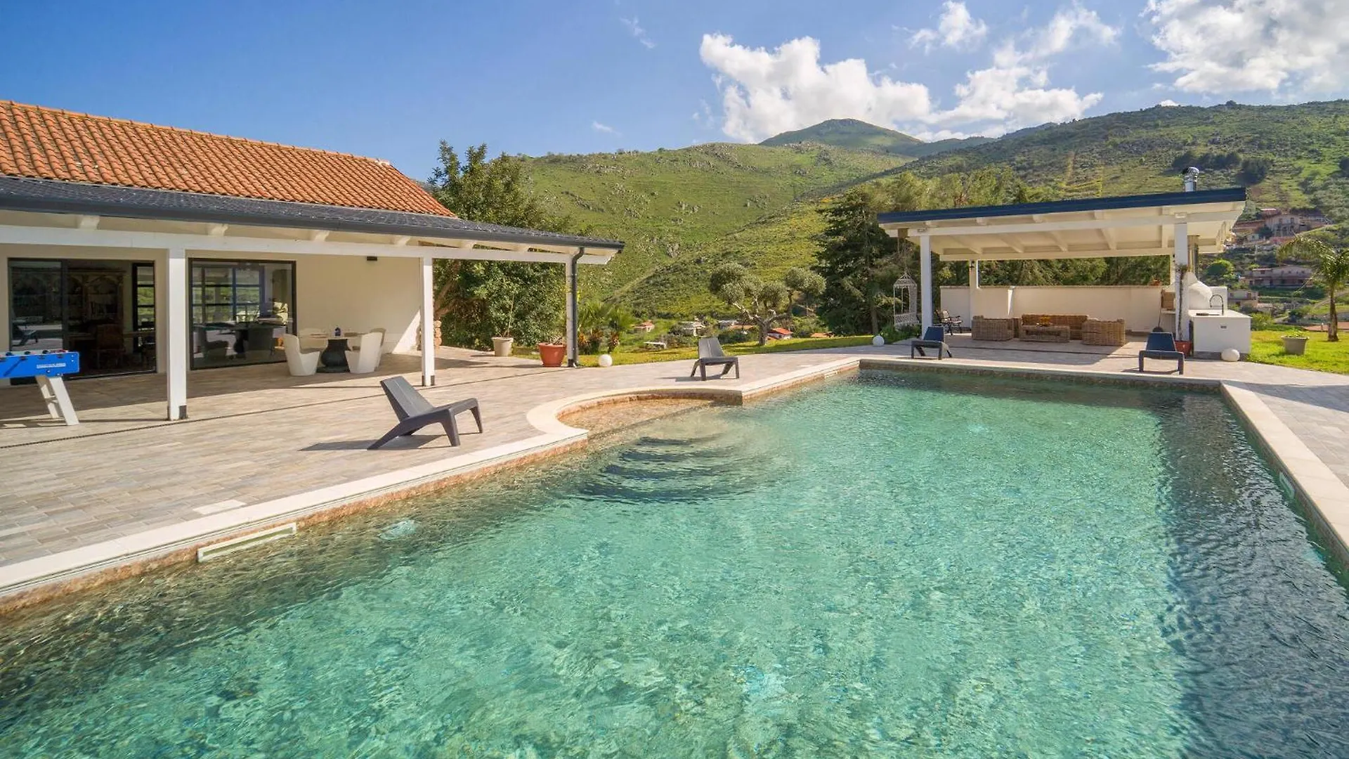 Dimora Di Famiglia Villa Belmonte Mezzagno 0*,  Italy